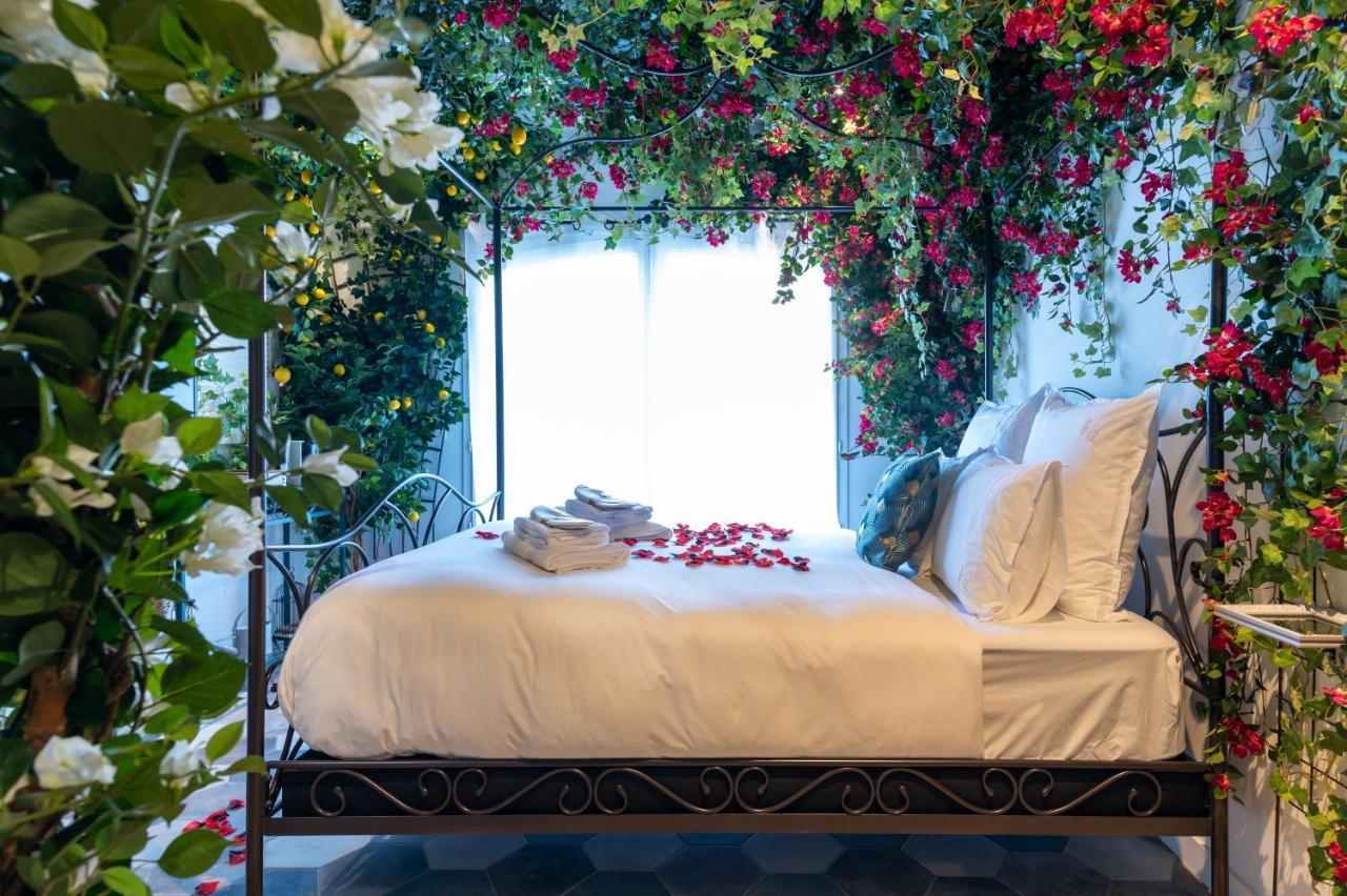 Bed & Breakfast La Bastide Du Rocher Boutique &