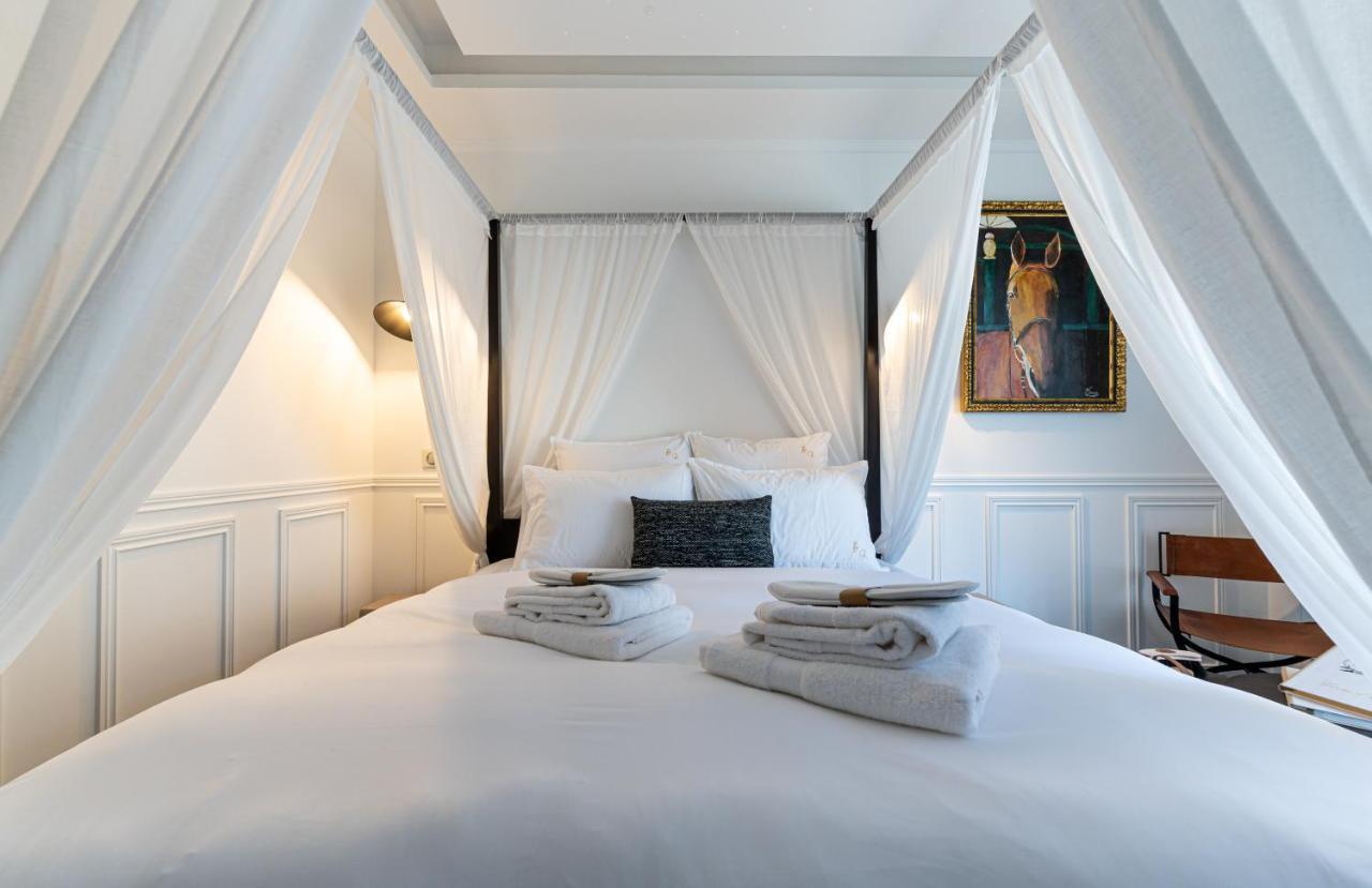 Bed & Breakfast La Bastide Du Rocher Boutique & *