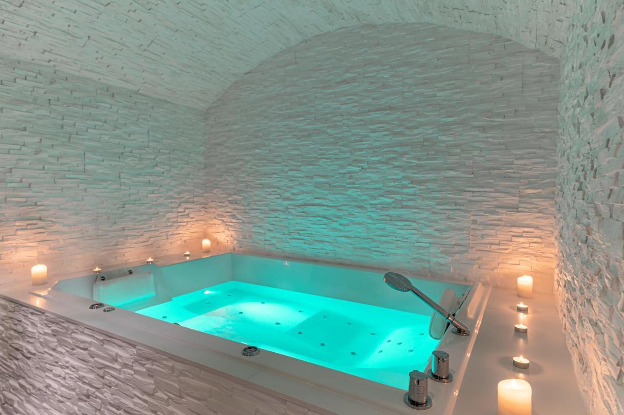 Bed & Breakfast La Bastide Du Rocher Boutique &
